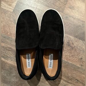 Steve Madden Women’s Gills Suede Platform Slip-On Sneaker